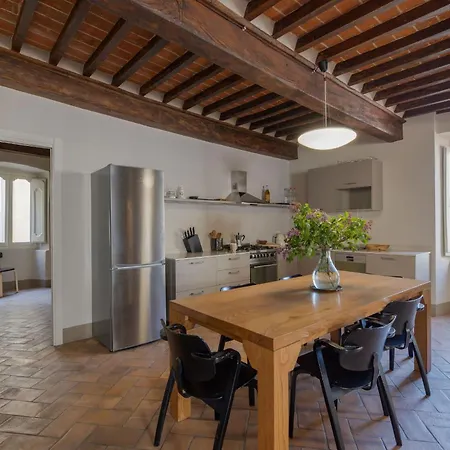Palei Apartment *